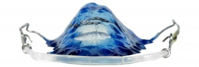 clearbow_retainer_front_blue_cool_gentle_on_teeth